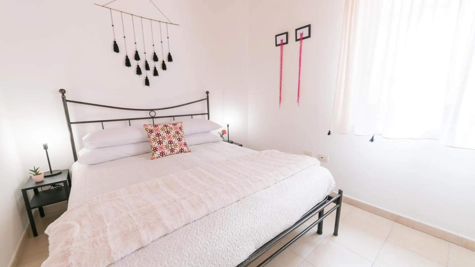 קליארי Yenne Apartment