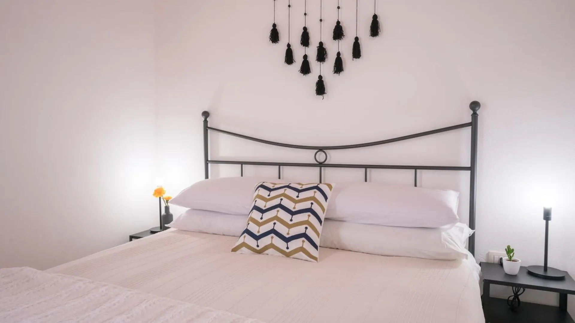 קליארי Yenne Apartment