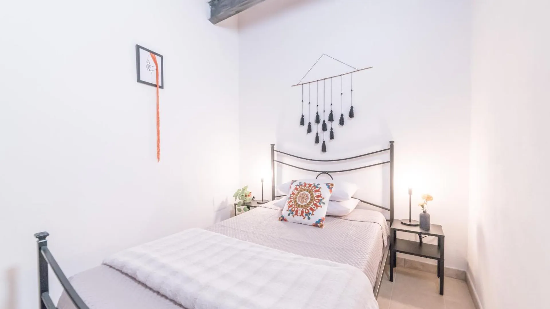 קליארי Yenne Apartment