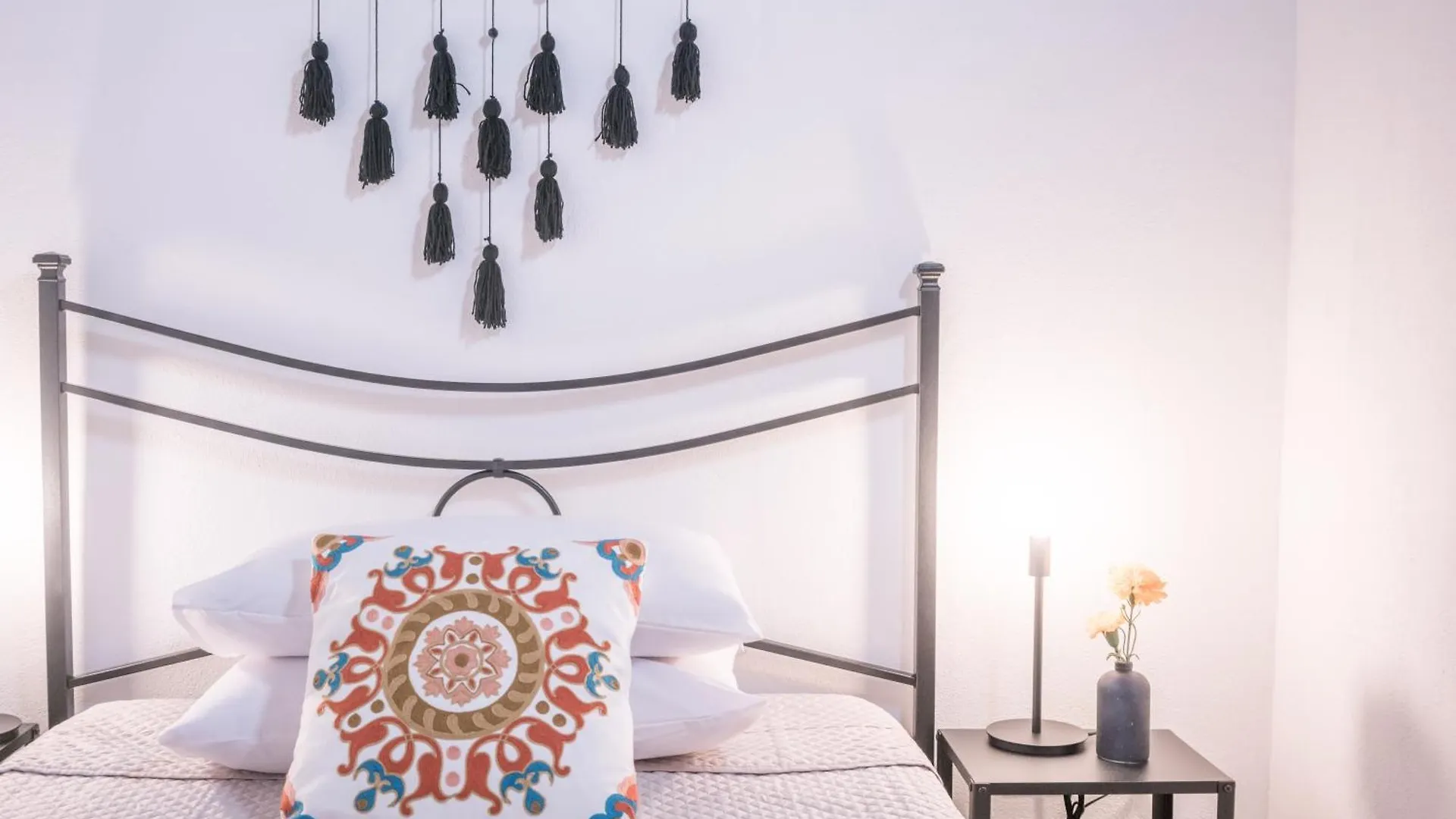 קליארי Yenne Apartment