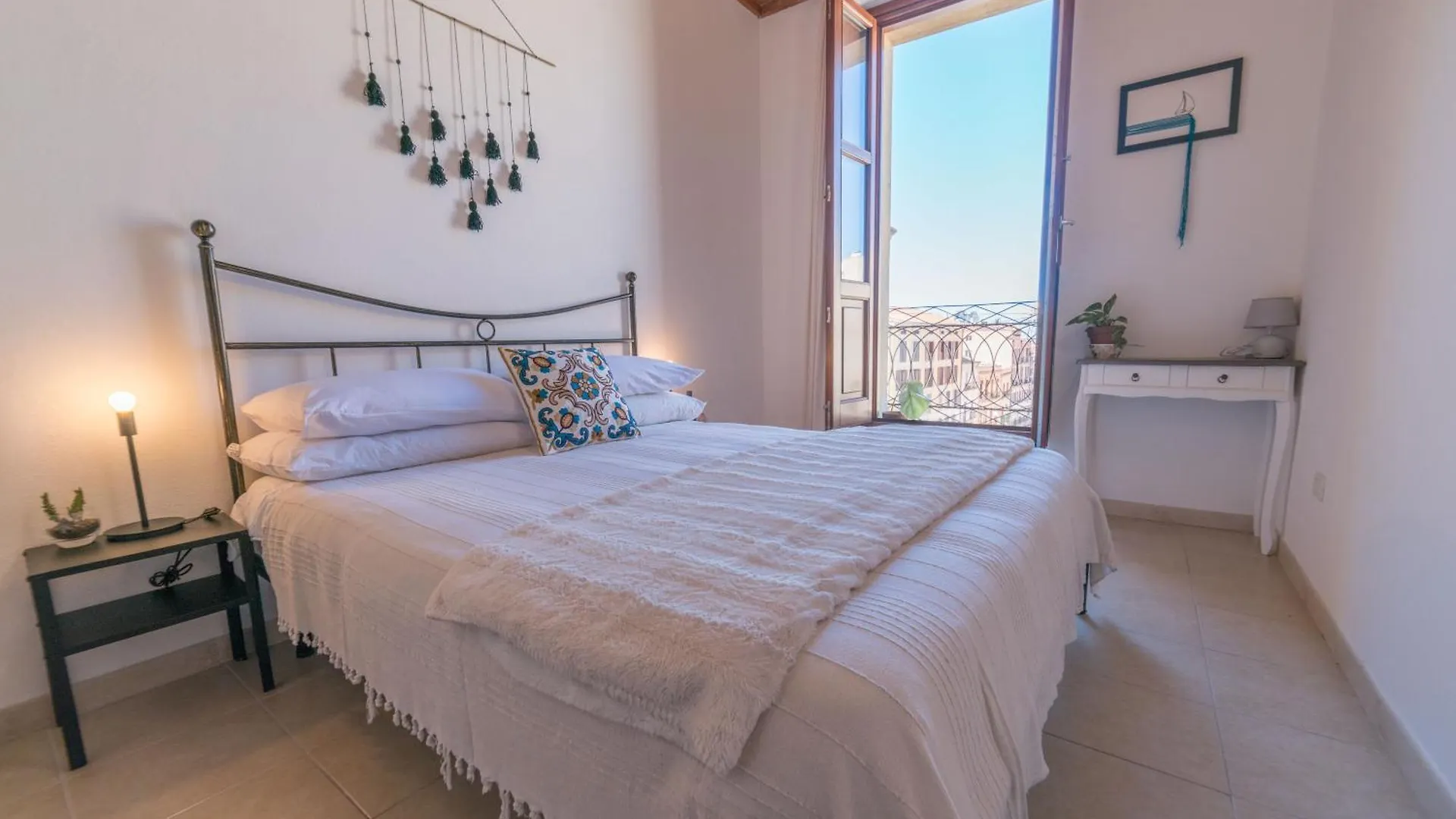 Yenne Apartment 칼리아리