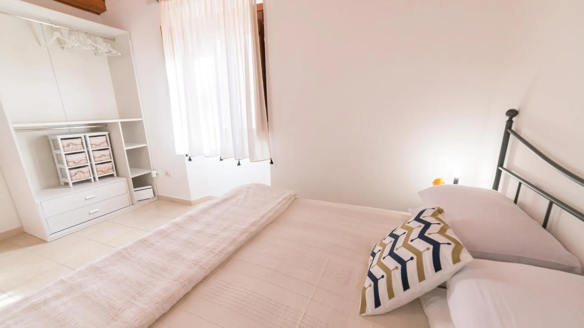 Yenne Apartment 칼리아리