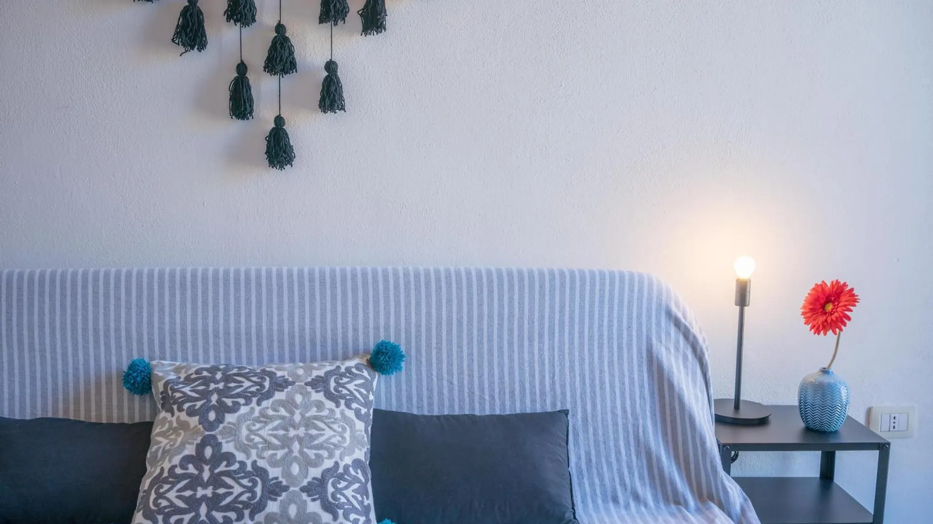 Yenne Apartment 칼리아리 0*,